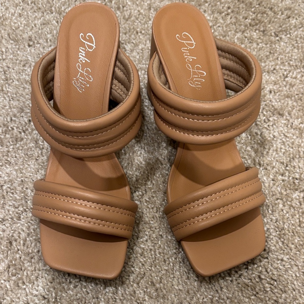 Pink Lily Women's Heeled Sandals in Tan